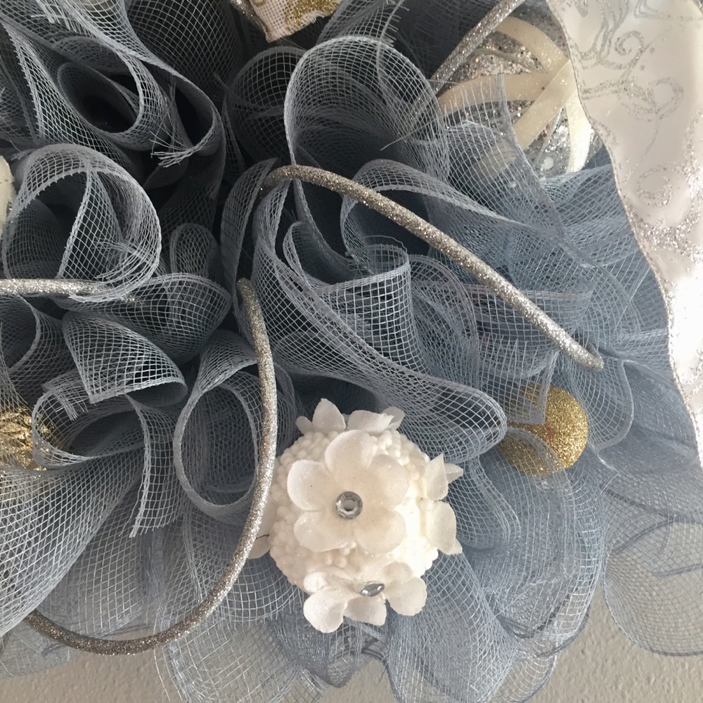 Blue/gray Christmas wreath ☃️ - Picture 4 of 6